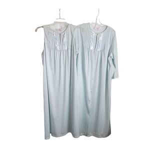 Vintage Gilead Women Blue Nightgown Robe Set Size L Satin Floral Embroidery USA